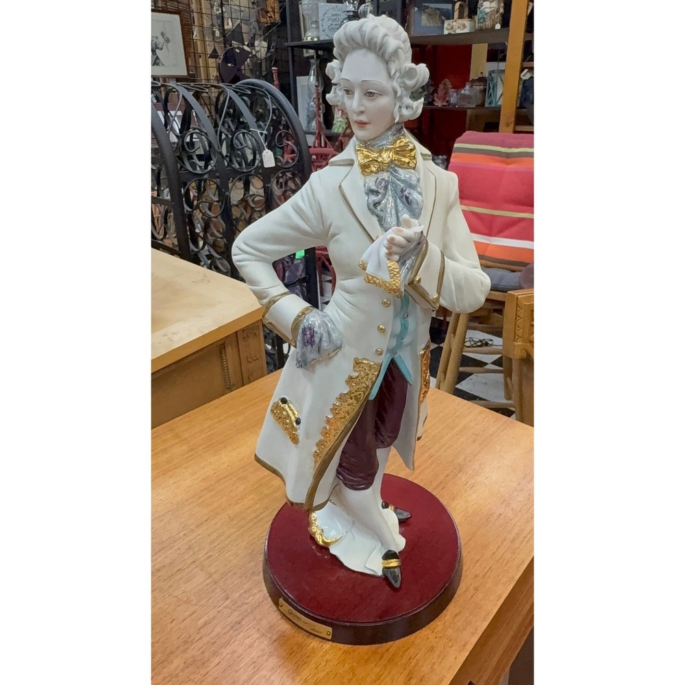 Giorgio Collection Vittorio Sabadin Italian Porcelain Figurine Gold Accents